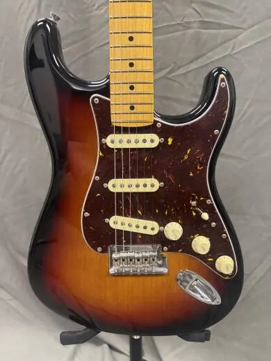 Fender American Pro II Stratocaster | 3-Tone Sunburst 2